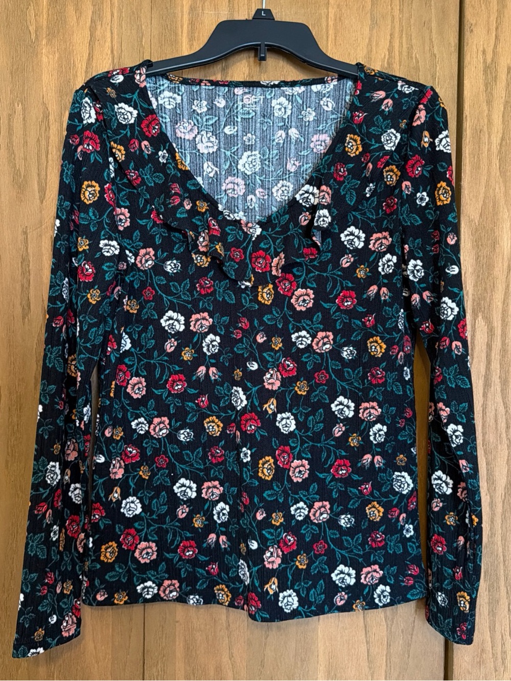 Loft Floral V-Neck Long Sleeve Top - Black Floral Medium